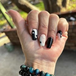 Nails Art - Yin and yang
