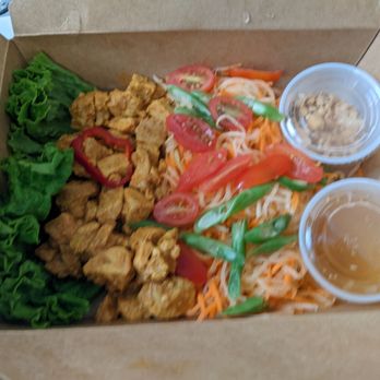 Kitiya - Papaya salad with chicken - Caterers Near Me Kitiya - Papaya salad with chicken - Caterers Near Me