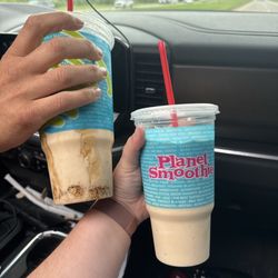 Planet Smoothie - Peanut Butter Punch and peanut butter and banana, and frozen yogurt smoothies!