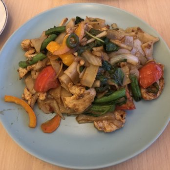 Pineapples Thai Kitchen - Drunken Noodle with Chicken - Thai Near Me - Charlottesville, Virginia