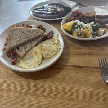 Sleepy Bee Cafe - Blue Ash - Cold - Breakfast & Brunch Near Me - Blue Ash, Ohio