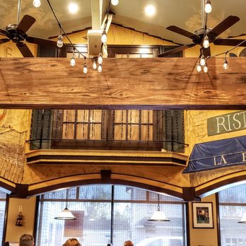 La Piazza - Interior - Pizza Near Me - Allentown, New Jersey