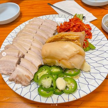 Frog House Restaurant - Bossam (Steamed Pork) - Korean Near Me - Honolulu, Hawaii