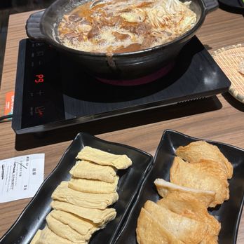 Hoja - Taiwanese Satay Lamb Hot Pot with Deep Fried Fish Cake and Bean Curd Add On - Taiwanese Near Me - Richmond Hill, Ontario