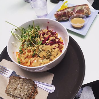 Le Botaniste - Custom bowl and summer roll - Wine Bars Near Me - New York, New York Le Botaniste - Custom bowl and summer roll - Wine Bars Near Me - New York, New York