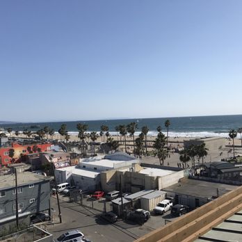 High Rooftop Lounge - The Pacific Ocean. - Lounges Near Me - Venice, California