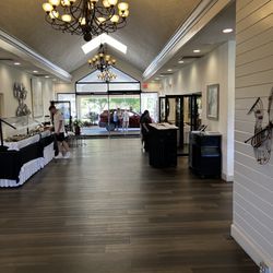 Peridia Golf & Country Club - Entry with tasty options