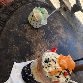 Beez Freeze - an ice cream sundae with sprinkles - Shaved Ice Near Me - Senoia, Georgia