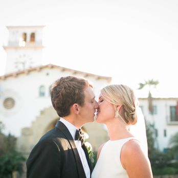 Kelsey Crews Photo - Santa Barbara Courthouse Wedding Photography ~ Bride and Groom Kiss - Event Photography Near Me Kelsey Crews Photo - Santa Barbara Courthouse Wedding Photography ~ Bride and Groom Kiss - Event Photography Near Me