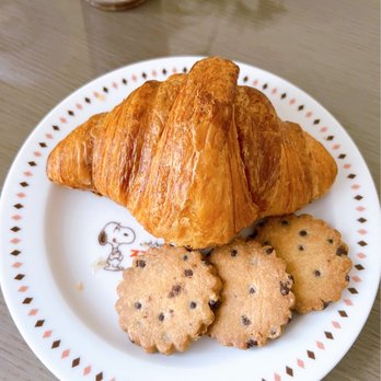 Arsicault Bakery - Croissant , chocolate chip shortbread cookies - Bakeries Near Me - San Francisco, California