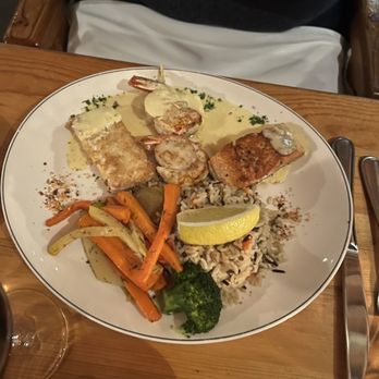 Kalvas Restaurant - Seafood medley - Seafood Near Me - Parksville, British Columbia Kalvas Restaurant - Seafood medley - Seafood Near Me - Parksville, British Columbia