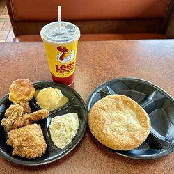 Lee's Famous Recipe Chicken - 3 piece meal and a pot pie