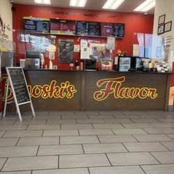 Bmoski’s Flavor Wings and Cafe - Good food