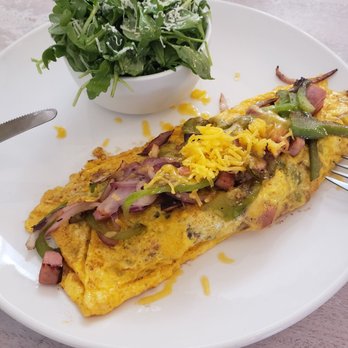 Toast Kitchen & Bar - Denver Omelette and side arugula salad (so yummy with meyer lemon dressing!!!) - Breakfast & Brunch Near Me - Brea, California