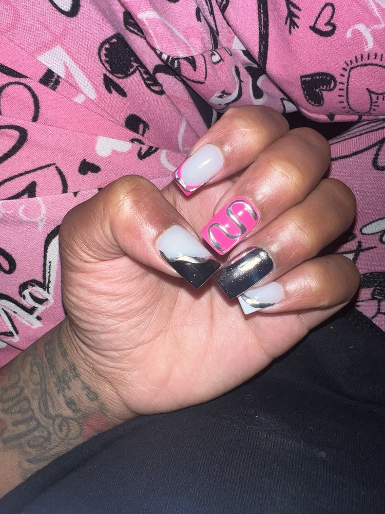 Annie’s Nails & Spa