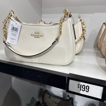 Coach - Waikele - Teri bag the white sold out quickly - Outlet Stores Near Me - Waipahu, Hawaii