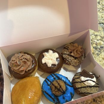 Jack Frost Donuts - 1/2 Dozen Donuts - Donuts Near Me - Cleveland, Ohio
