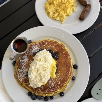 Bea Bea's - Coffee & Tea Near Me - Burbank, California
