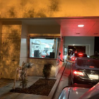 In-N-Out Burger - Drive Thru - Fast Food Near Me - San Leandro, California In-N-Out Burger - Drive Thru - Fast Food Near Me - San Leandro, California
