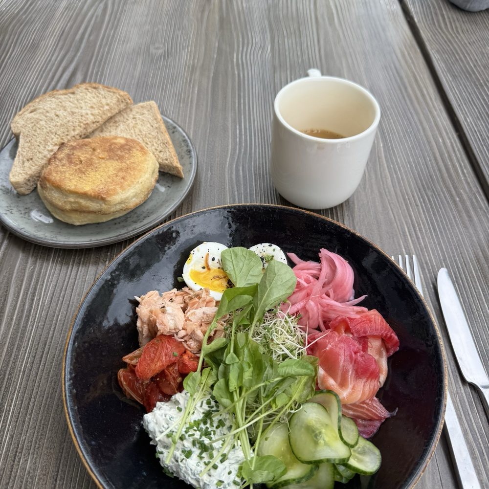 The Grocer's Table - Salmon bowl - Cafes Near Me - Wayzata, Minnesota The Grocer's Table - Salmon bowl - Cafes Near Me - Wayzata, Minnesota