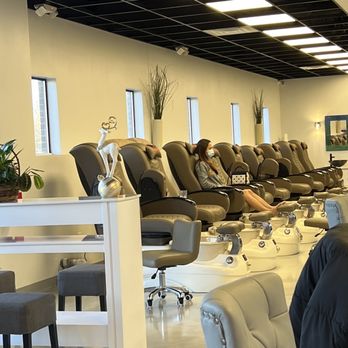 TD Nail Spa - Massage chairs/ pedicure stations - Nail Salons Near Me - St Louis, Missouri TD Nail Spa - Massage chairs/ pedicure stations - Nail Salons Near Me - St Louis, Missouri