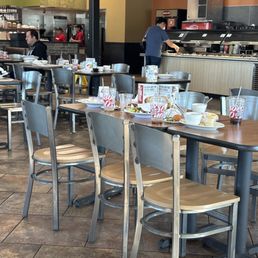 DIRTY TABLES EVERY WHERE! DIRTY TABLES EVERY WHERE!