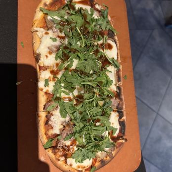 Avenue Ale House - Brisket Flatbread - American Near Me - Oak Park, Illinois