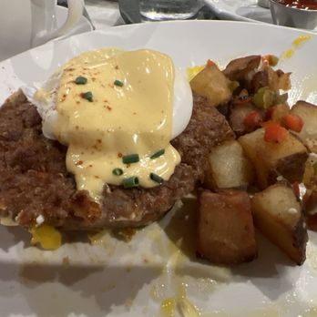 Pearl & Vine - Sausage eggs Benedict - New American Near Me - Katy, Texas Pearl & Vine - Sausage eggs Benedict - New American Near Me - Katy, Texas