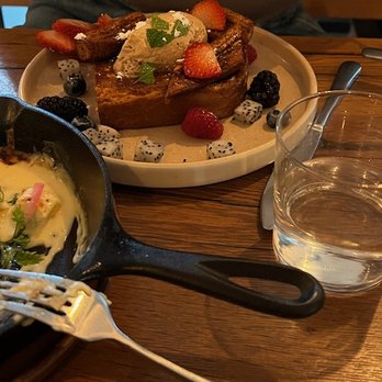 Oaxaca - French Toast! Thick Toast and Fresh Berries & Dragon Fruit - Mexican Near Me - Atlanta, Georgia