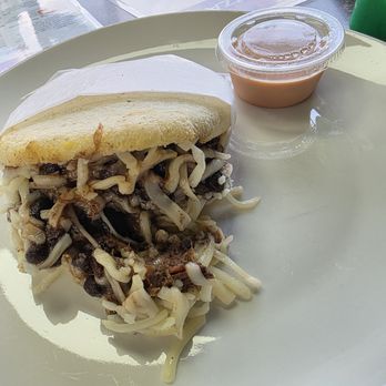 Leonore Restaurant - Pabellon Arepa - Italian Near Me - Salem, Virginia