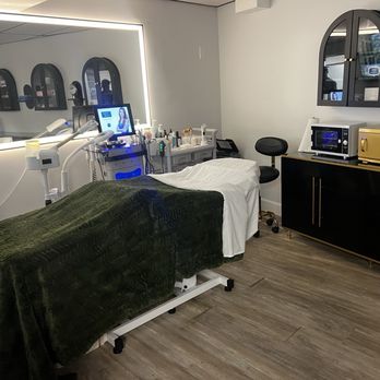 Esthetix MD - The facial area upon entering - Skin Care Near Me - San Diego, California