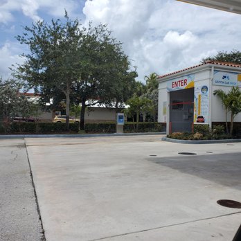 Griffin Car Wash - Entrance to the car wash - Auto Detailing Near Me - Davie, Florida Griffin Car Wash - Entrance to the car wash - Auto Detailing Near Me - Davie, Florida