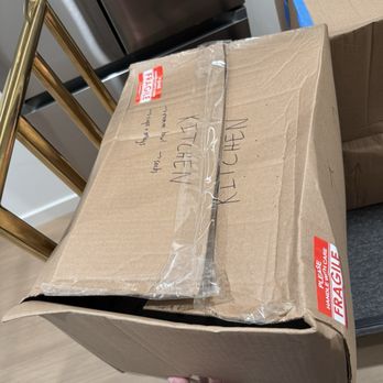 Journeymen Moving - broken FRAGILE boxes - Movers Near Me - Clarksville, Tennessee Journeymen Moving - broken FRAGILE boxes - Movers Near Me - Clarksville, Tennessee