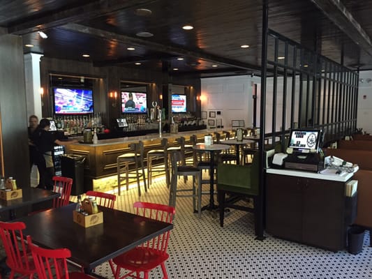 Porter Cullens Irish Pub & Restaurant by null