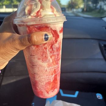 Starbucks - Strawberry's and Crème - Coffee & Tea Near Me - Concord, New Hampshire