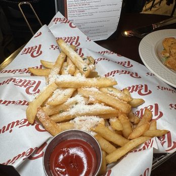 Petterinos - American Near Me - Chicago, Illinois