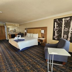 Cayucos Beach Inn - King suite