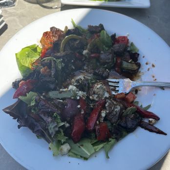 Paradise Beach Grille - Bourbon steak salad! - New American Near Me - Capitola, California Paradise Beach Grille - Bourbon steak salad! - New American Near Me - Capitola, California