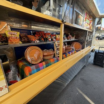 Guisados Greicy - Decor - Food Trucks Near Me - Fresno, California Guisados Greicy - Decor - Food Trucks Near Me - Fresno, California
