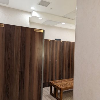 World Spa - Locker room - Day Spas Near Me - Brooklyn, New York World Spa - Locker room - Day Spas Near Me - Brooklyn, New York