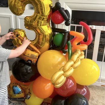 Blooz Pop Events - Balloon Decor - Balloon Services Near Me