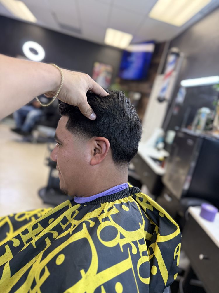 Los Viejones Barbershop - Fresno Logo