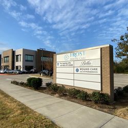 R3 Wound Care & Hyperbarics - Pearland, TX Wound Care Marquee and Building
