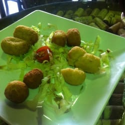 La Trastienda De Lusol - Croquetas sabores del mar: bacalao,chipirón,erizo y centollo. Riquísimas.