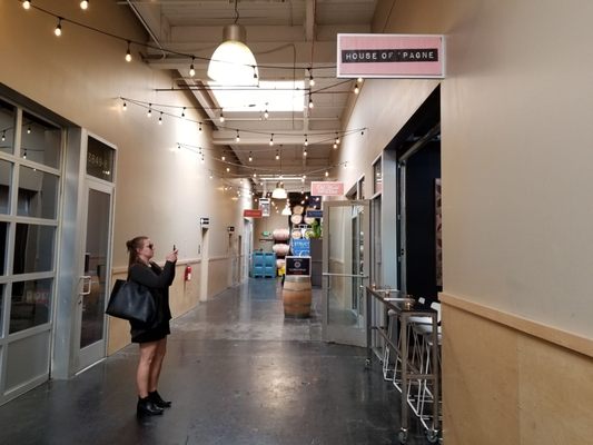 Love Beats Pagne - Bubble Bar (formerly House of Pagne) by null