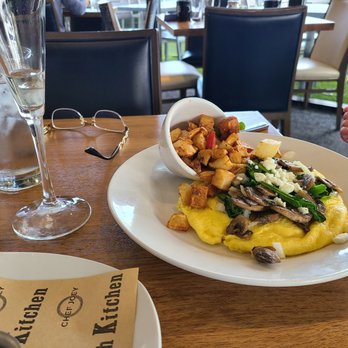 Hash Kitchen - Veg omelette - Breakfast & Brunch Near Me - Scottsdale, Arizona Hash Kitchen - Veg omelette - Breakfast & Brunch Near Me - Scottsdale, Arizona