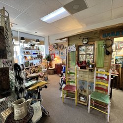 Unique Boutique - Inside space