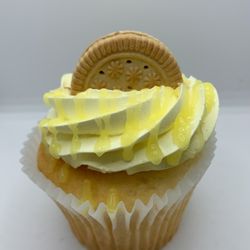 Lil’ Cakes & Creamery - Lemon chiffon cupcake