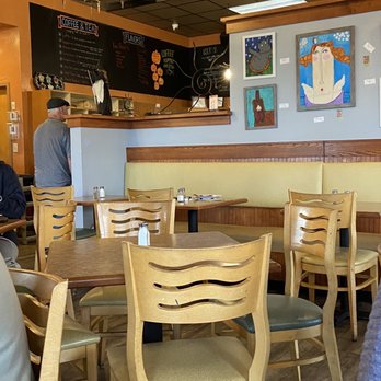 Cafe Gouda - tables and chairs in a restaurant - Breakfast & Brunch Near Me - Hickory, North Carolina