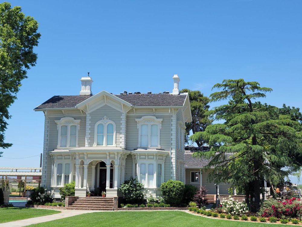 Slide of Bob Jahn's Roofing